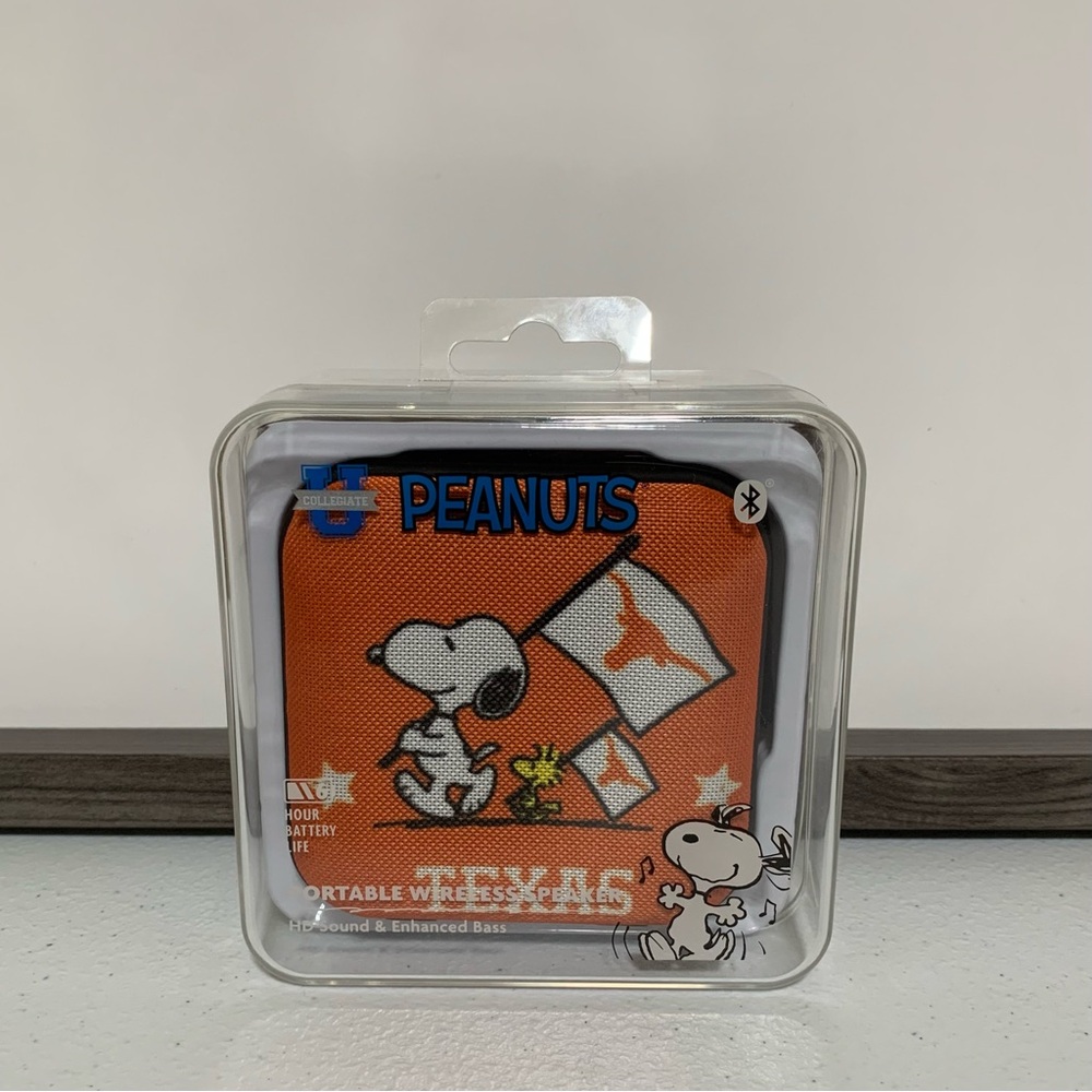 Peanuts Portable Bluetooth University of Texas at Austin Collegiate Speaker-New